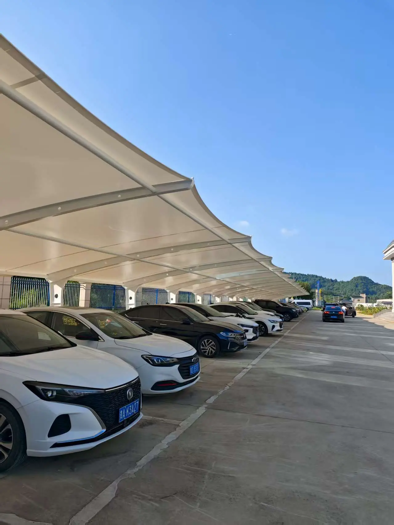 园区搭建停车棚，一次性投入和长期养护怎么选？很多采购算错账